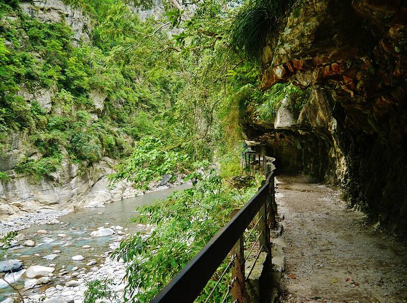 砂卡礑步道：溪谷风景